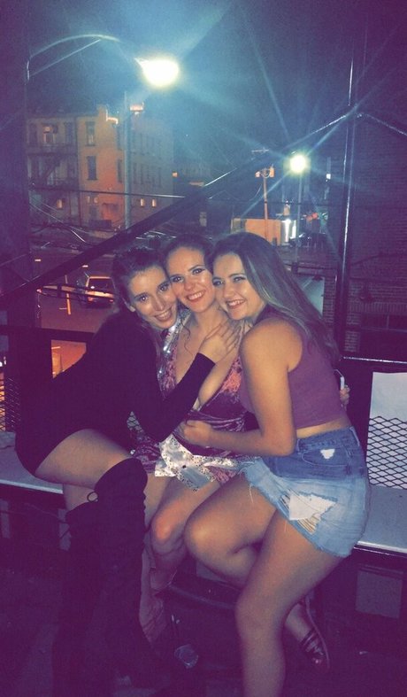 Laura Marie photo 509