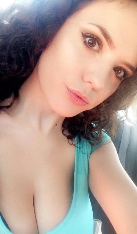 Laura Marie photo 558