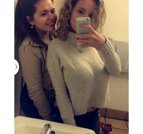 Laura Marie photo 571