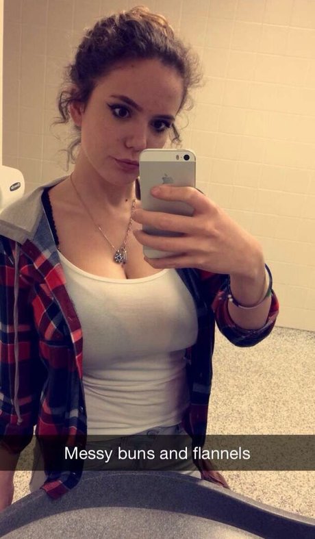 Laura Marie photo 574