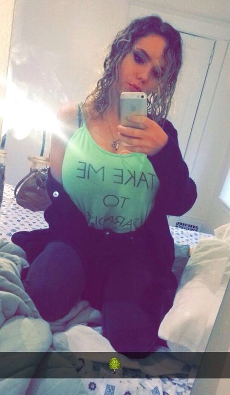 Laura Marie photo 576