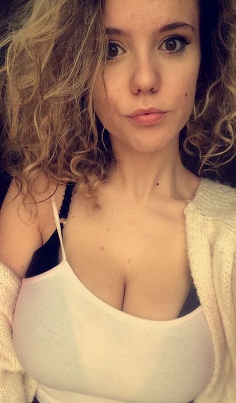 Laura Marie photo 579