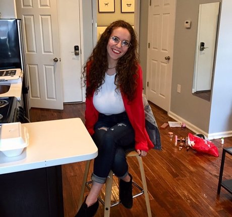 Laura Marie photo 580