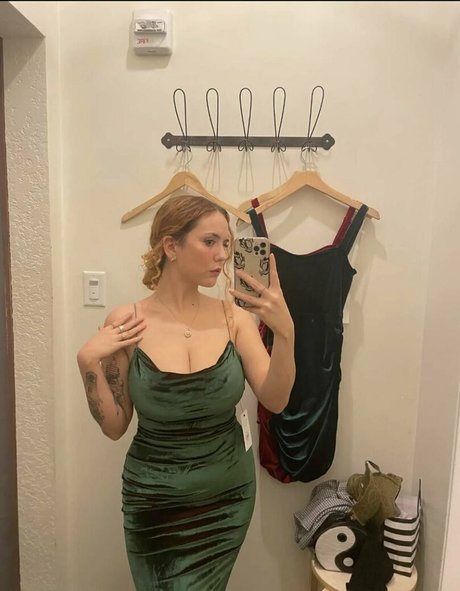 Laura Marie photo 592