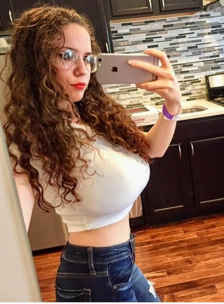 Laura Marie photo 599