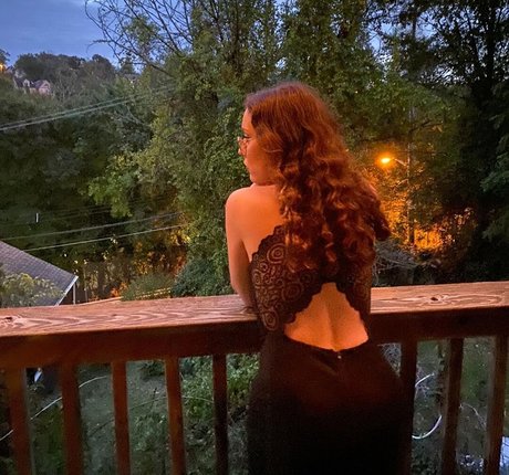 Laura Marie photo 605