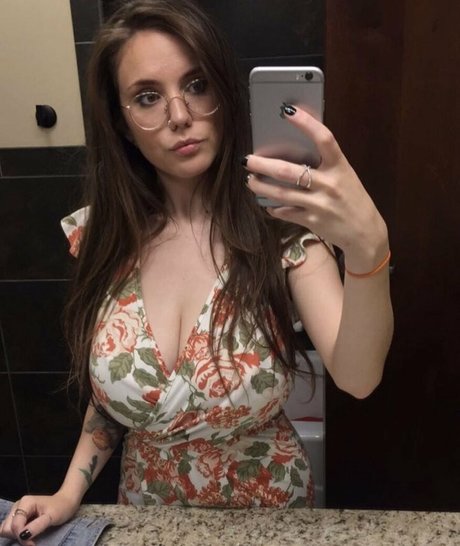 Laura Marie photo 617