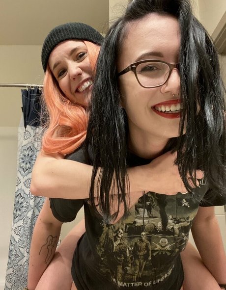 Laura Marie photo 619