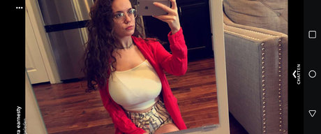 Laura Marie photo 666