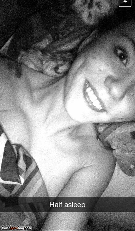 Laura Marie photo 771