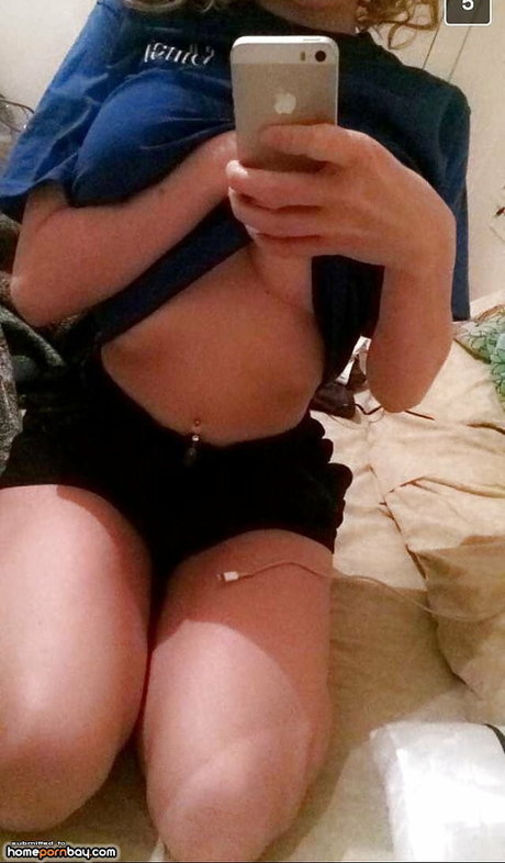 Laura Marie photo 779