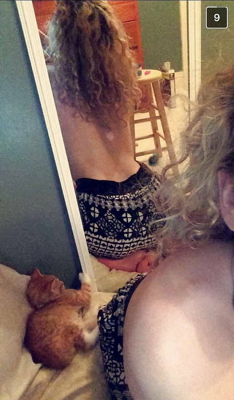 Laura Marie photo 792