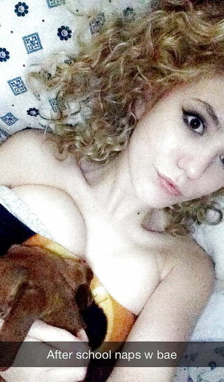 Laura Marie photo 805