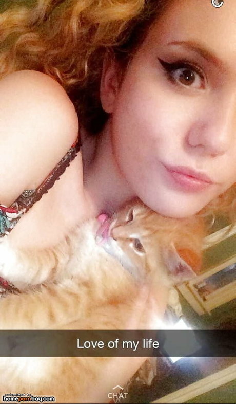 Laura Marie photo 817