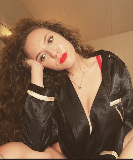 Laura Marie photo 842