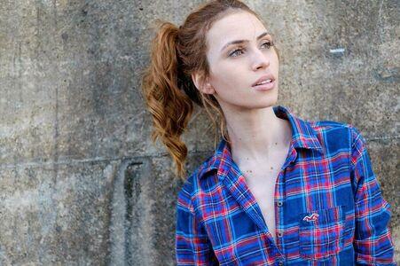 Laura Padilha photo 24