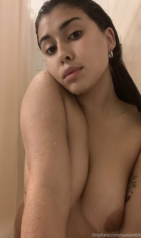 Laura Palermo photo 18
