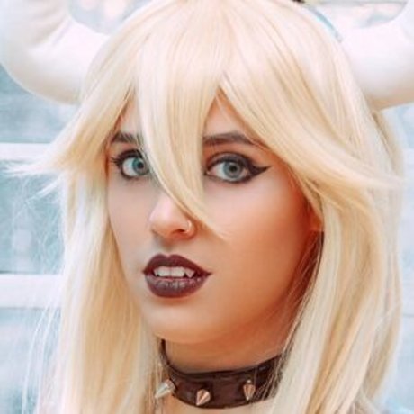Laura Palermo photo 20