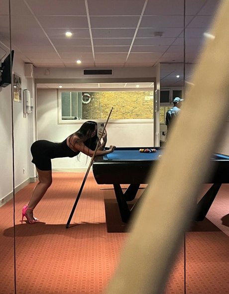 Laura Von Gallucci photo 12