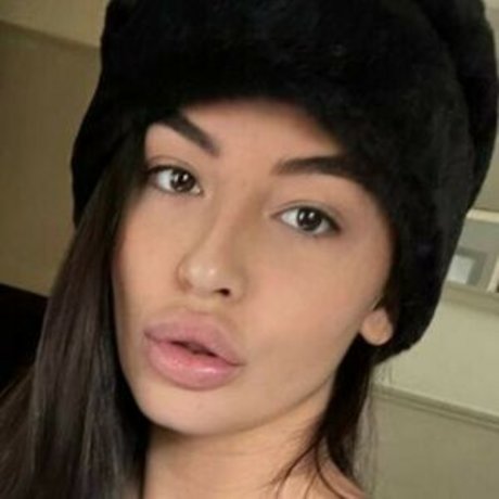 Laura Von Gallucci photo 17