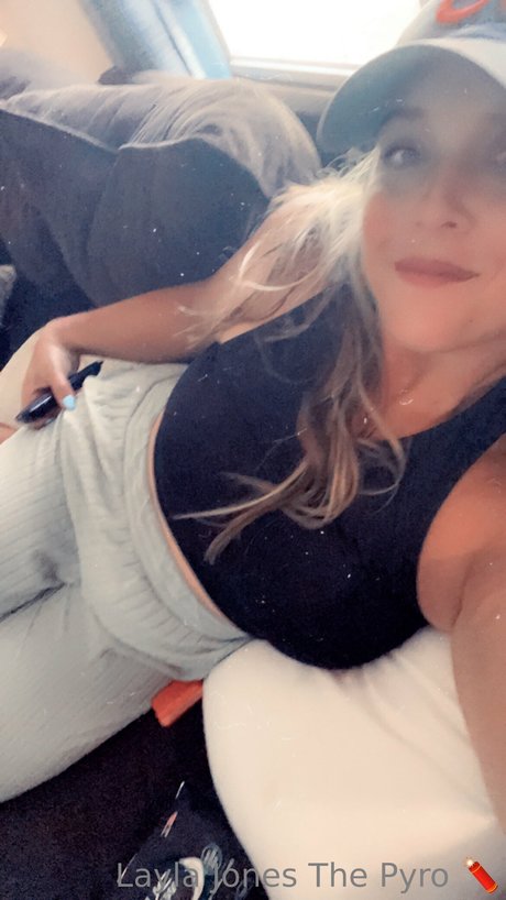 Layla Jones photo 25