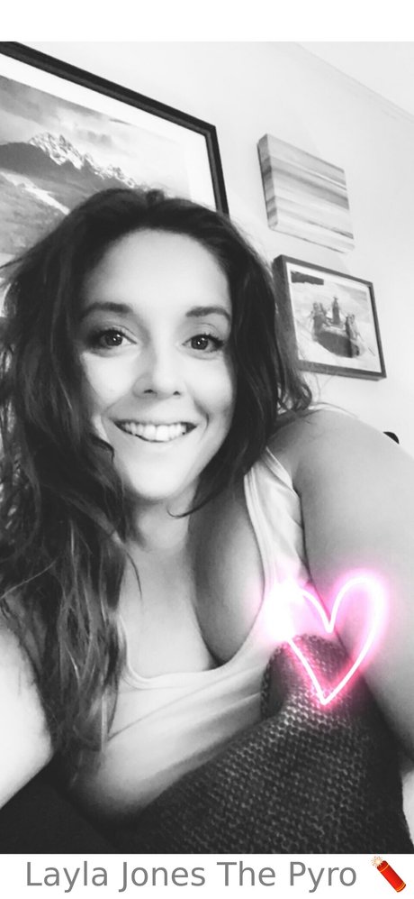 Layla Jones photo 77