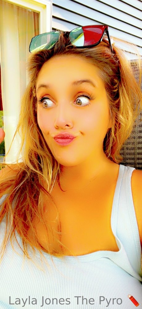 Layla Jones photo 84