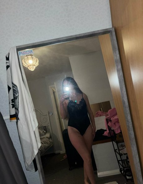 Leahshorty photo 180