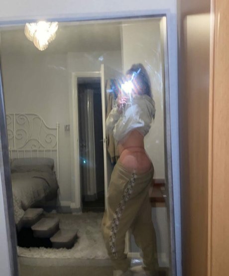 Leahshorty photo 197