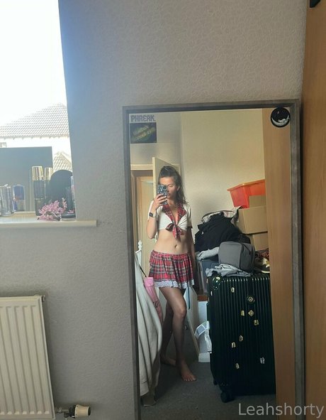 Leahshorty photo 363