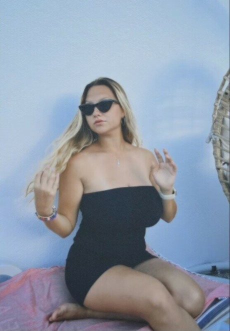Leandra Lopes photo 2
