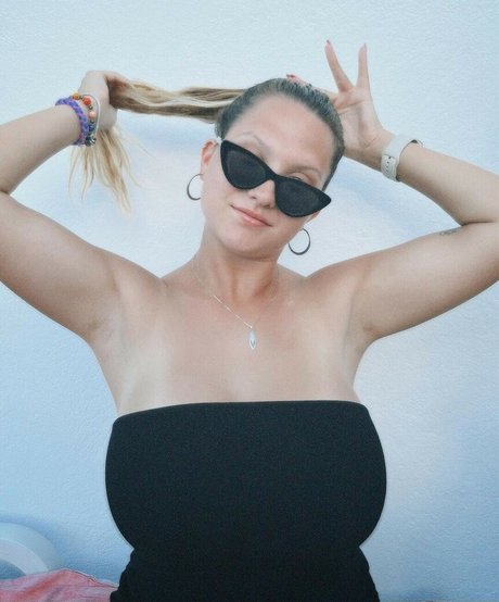 Leandra Lopes photo 16