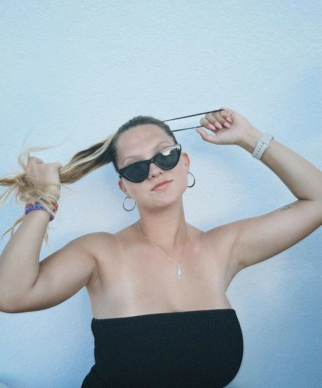 Leandra Lopes photo 21