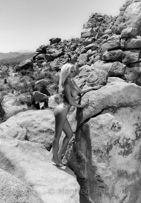 Leanna Bartlett photo 92