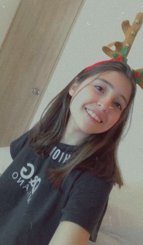 Leanna Bartlett photo 110