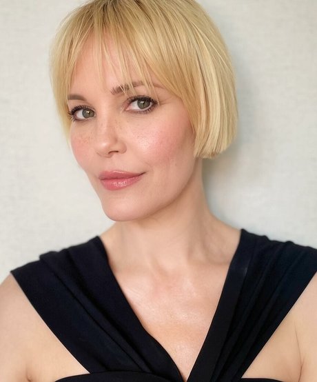 Leslie Bibb photo 1