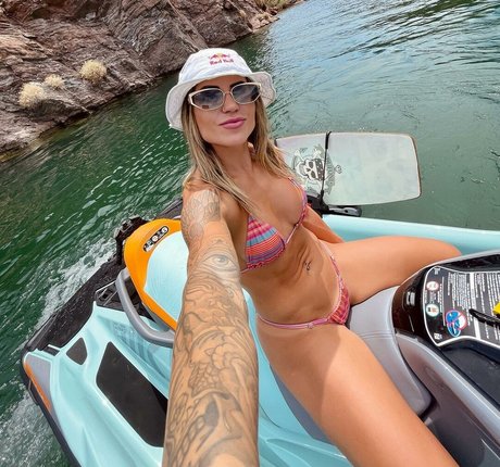 Leticia Bufoni photo 99