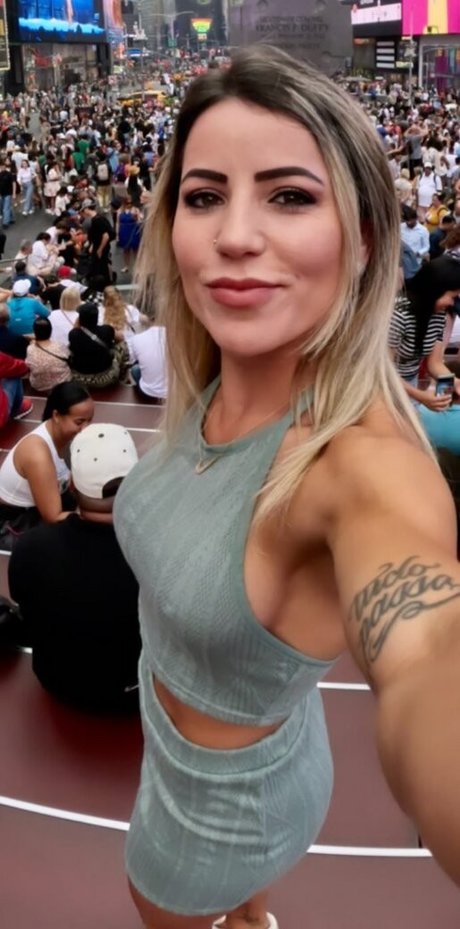 Leticia Bufoni photo 157