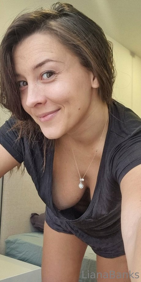 Liana Banks photo 48