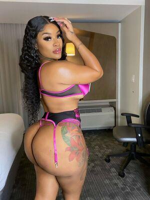 Lickmykakez photo 15