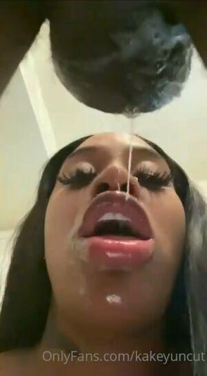 Lickmykakez photo 19