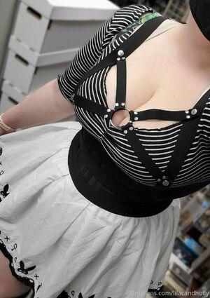 lilacandholly photo 1