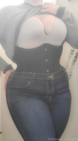 lilacandholly photo 20