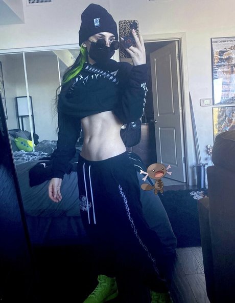 Lilbatty photo 10