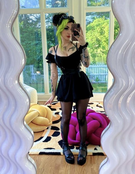 Lilbatty photo 18