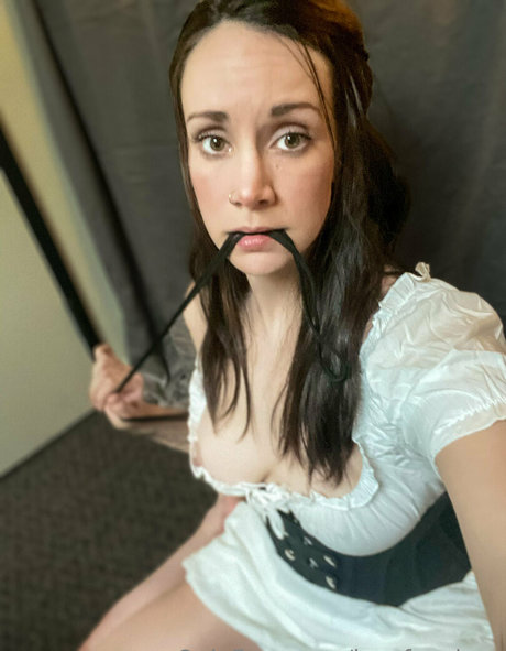 Lilyannabelle photo 4