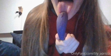Lilyapricot photo 9