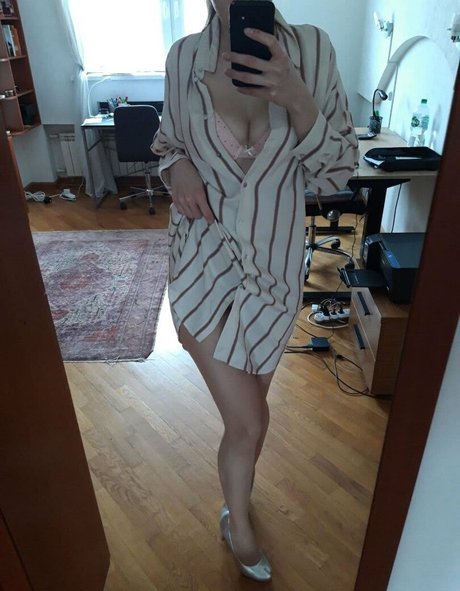 Lilyapricot photo 11