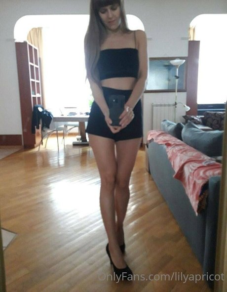 Lilyapricot photo 50