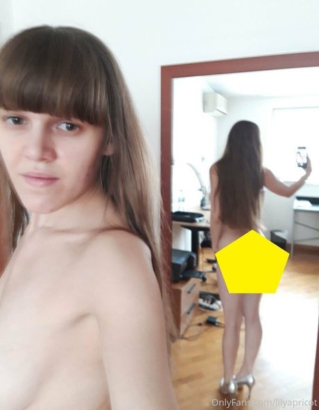 Lilyapricot photo 196